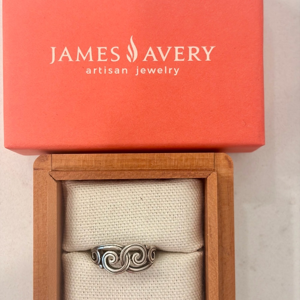 Retired James Avery Sterling Silver Ring